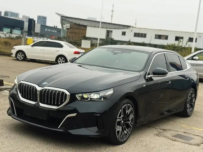 BMW 5 Series 2025 Model Facelift 530Li Exclusive Model M Sports Set – фото 1