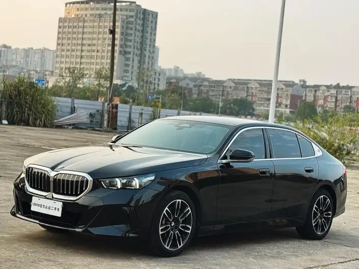 BMW 5 Series 2026 Model 530Li Leading Model M Sports Set – фото 1