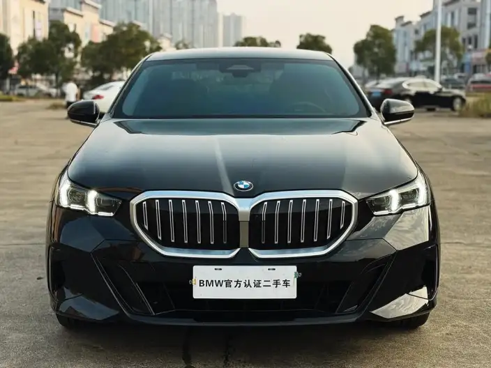 BMW 5 Series 2026 Model 530Li Leading Model M Sports Set – фото 2