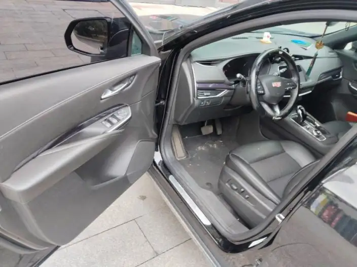 Cadillac XT4 2022 Model 28T 2WD Luxury Model – фото 9