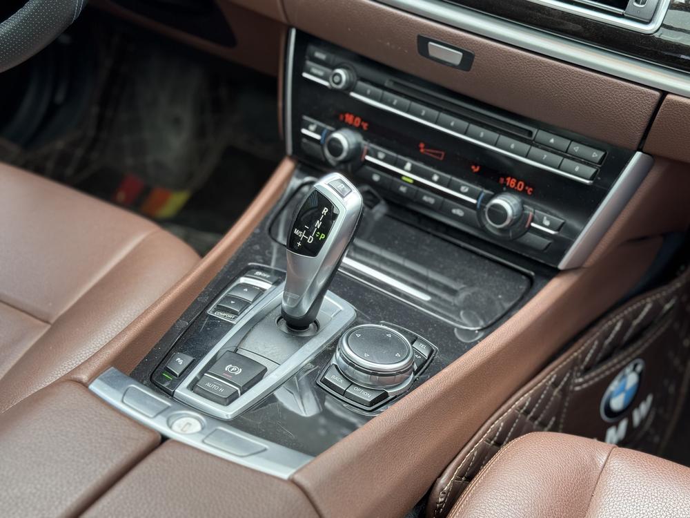 BMW 5 Series Gran Turismo 2015 модификация 528i Leading – фото 15