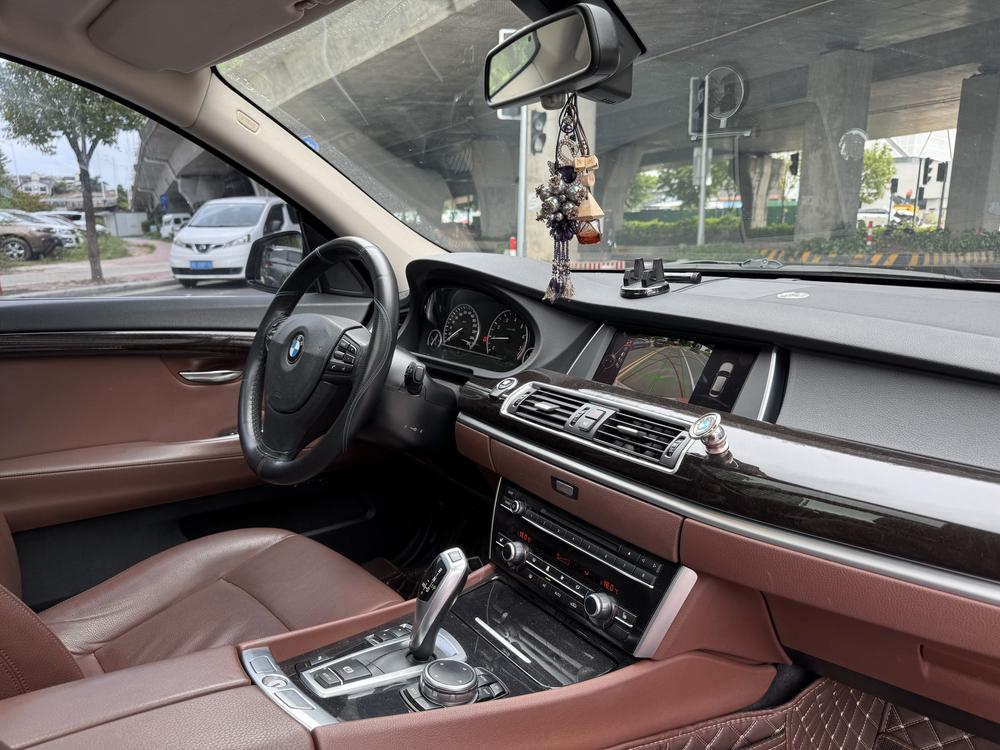 BMW 5 Series Gran Turismo 2015 модификация 528i Leading – фото 16