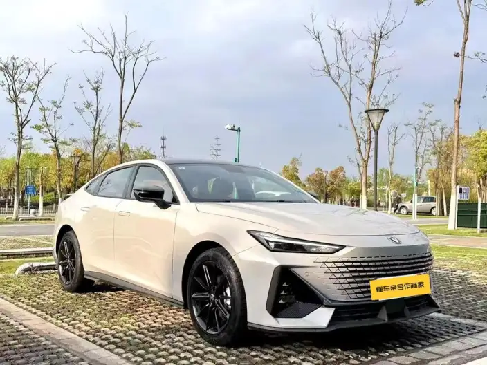 Changan UNI-V 2022 Model 1.5T Noble Model – фото 3