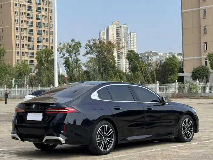 BMW 5 Series 2024 Model 530Li Leading Model M Sports Set – фото 5