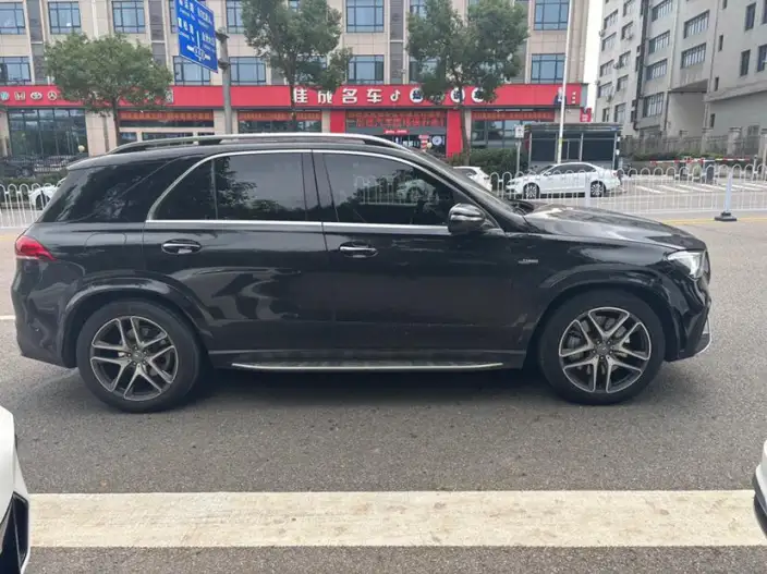 Mercedes-Benz GLE AMG 2023 Model AMG GLE 53 4MATIC+ – фото 3