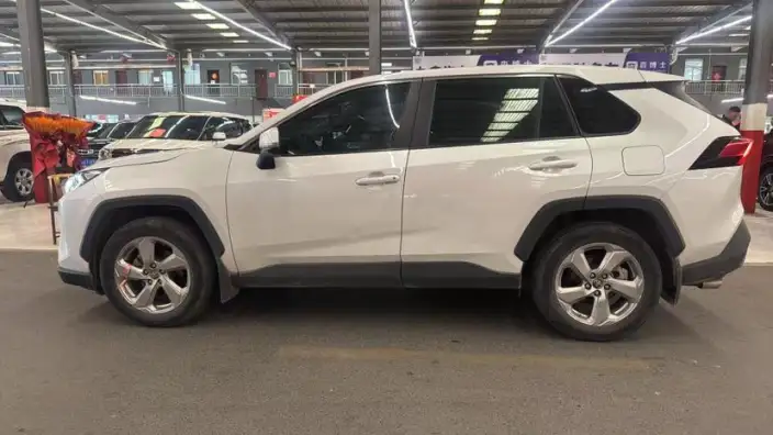 Toyota RAV4 2022 Model 2.0L CVT 2WD Fashion edition – фото 2
