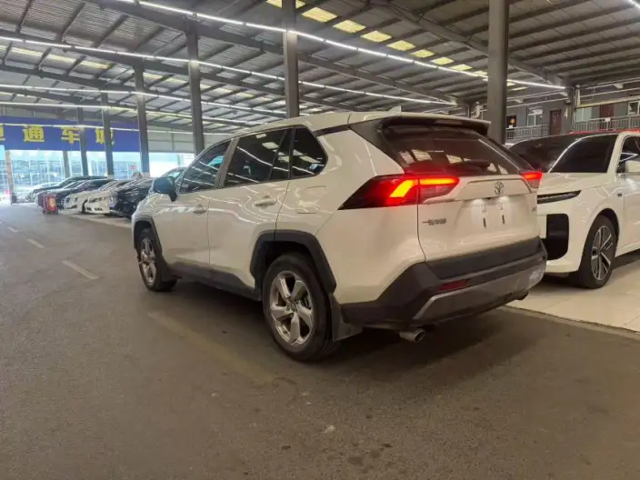 Toyota RAV4 2022 Model 2.0L CVT 2WD Fashion edition – фото 3