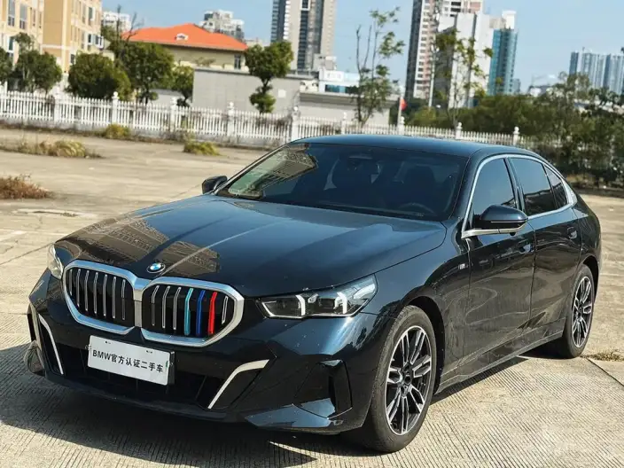 BMW 5 Series 2025 Model 525Li M Sports Set – фото 1