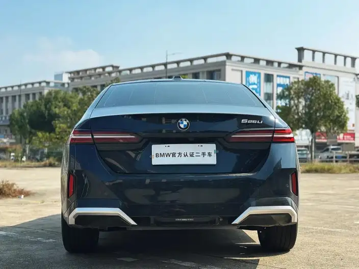 BMW 5 Series 2025 Model 525Li M Sports Set – фото 5