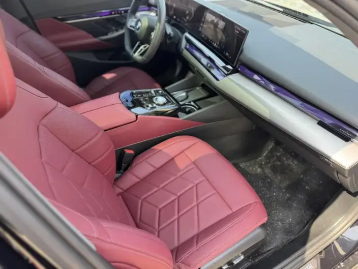 BMW 5 Series 2025 Model 525Li M Sports Set – фото 9
