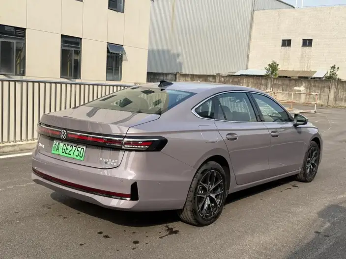Volkswagen Passat PHEV 2026 Model ePro Ultimate Edition – фото 6