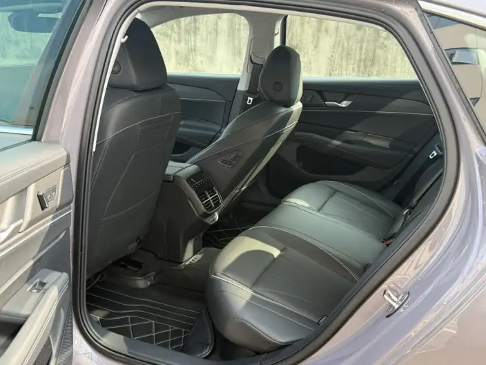 Volkswagen Passat PHEV 2026 Model ePro Ultimate Edition – фото 9