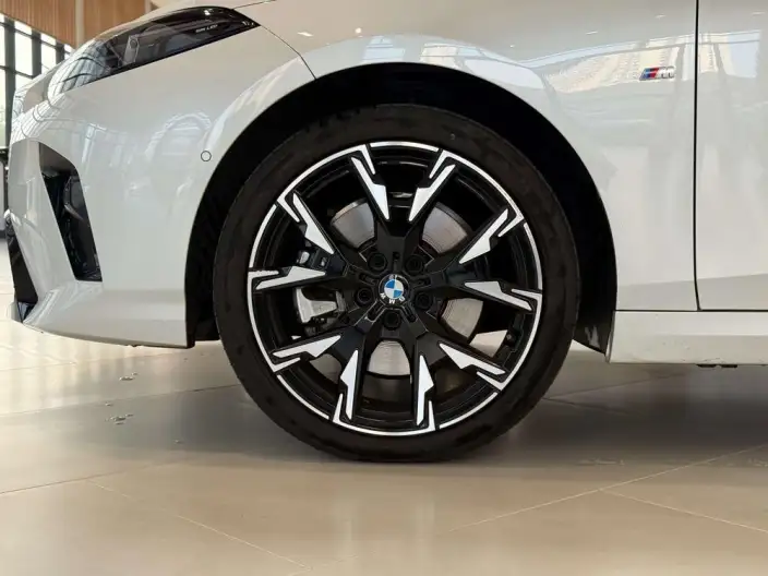 BMW 2 Series 2025 Model 225L M Sports Set – фото 10