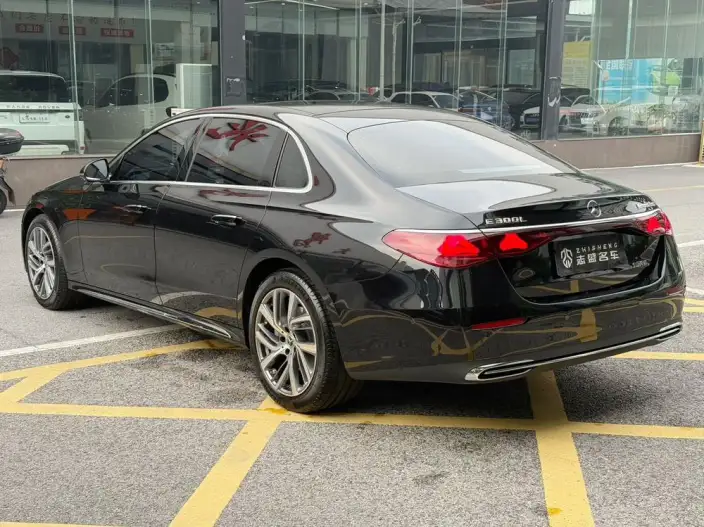 Mercedes-Benz E-Class 2026 Model E 300 L Fashion Model sedan – фото 4