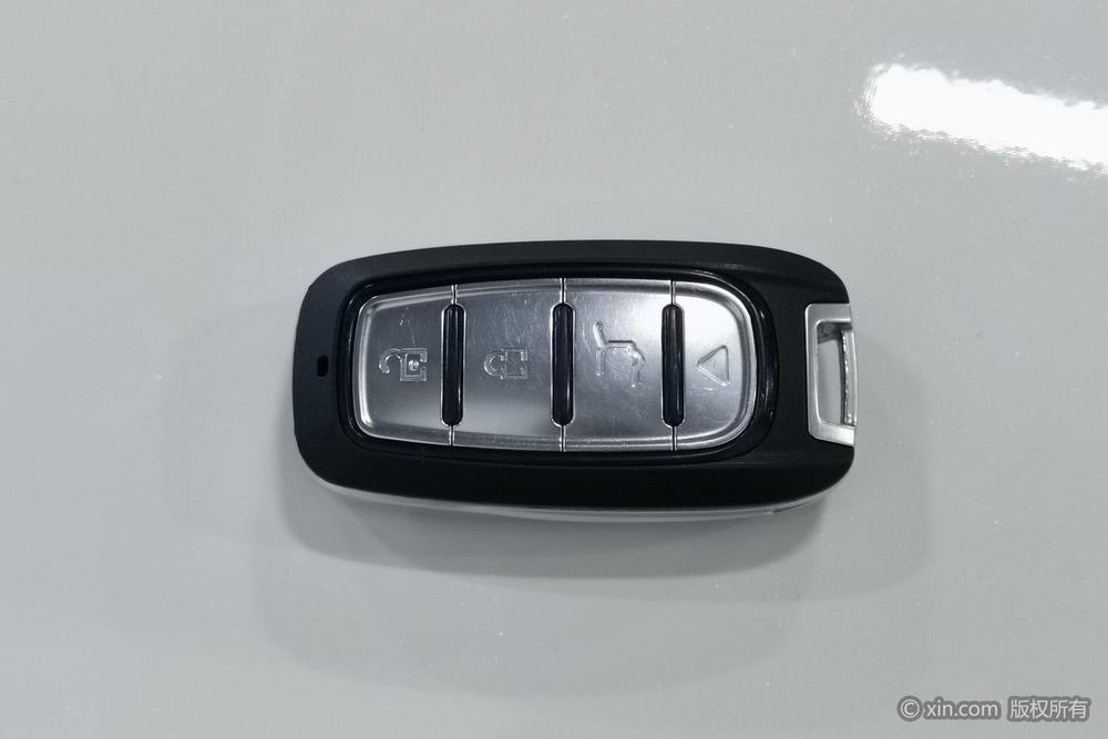 Ford Mondeo 2013 2.0L GTDi200 Luxury – фото 6