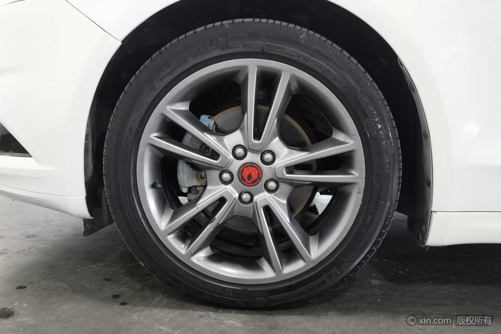 Ford Mondeo 2013 2.0L GTDi200 Luxury – фото 8