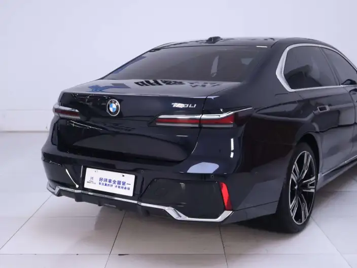BMW 7 Series 2023 Model 740Li Leading Model M Sports Set – фото 3