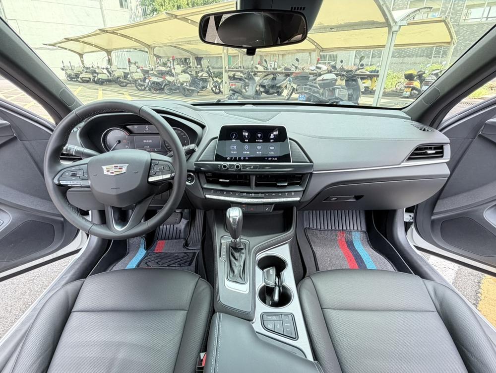 Cadillac CT4 2022 28T Luxury – фото 10