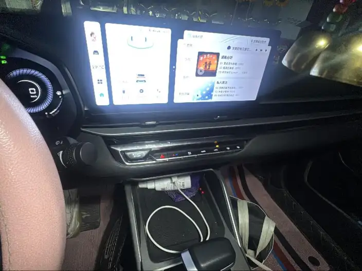 Geely Emgrand 2023 Model No. 4 Gen Champion Edition 1.5L CVT Noble Model – фото 8
