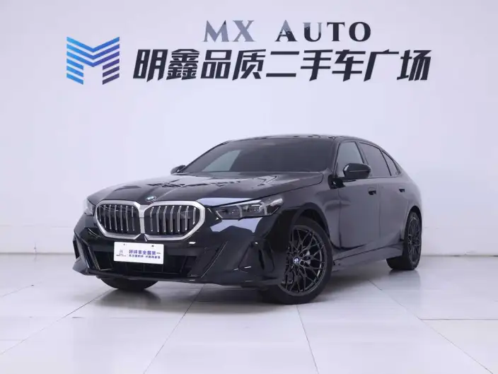 BMW 5 Series 2025 Model 525Li M Sports Set – фото 1
