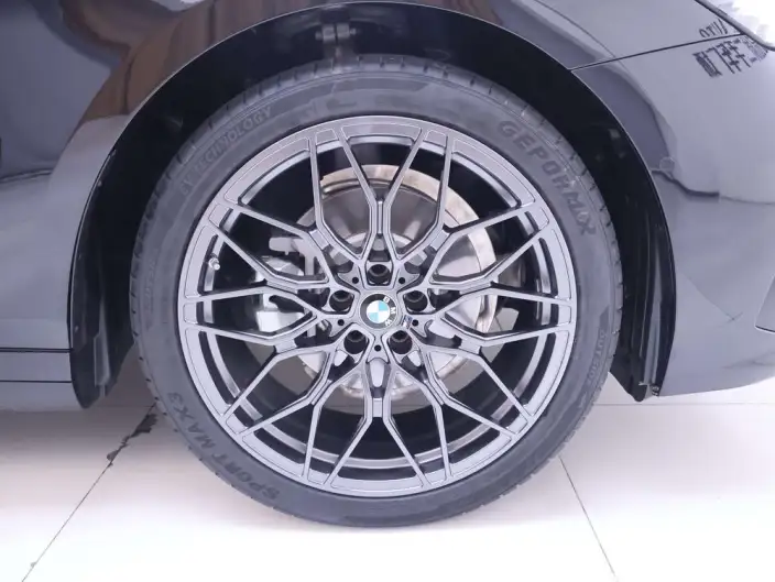 BMW 5 Series 2025 Model 525Li M Sports Set – фото 5