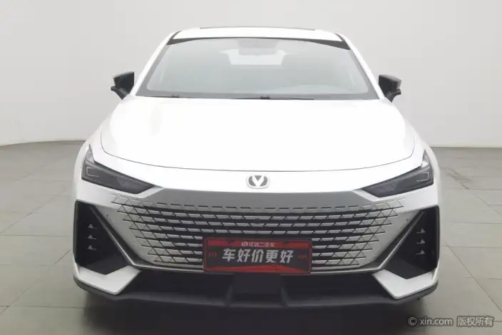 Changan UNI-V 2023 Model 1.5T Exclusive Model – фото 2