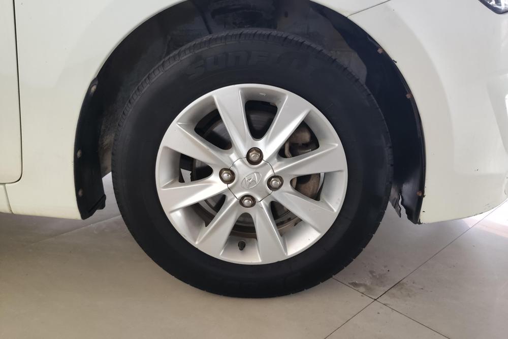 Hyundai Verna 2014 модификация 1.4L Manual Intelligent GLS – фото 4