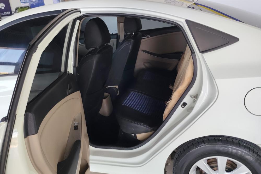 Hyundai Verna 2014 модификация 1.4L Manual Intelligent GLS – фото 16