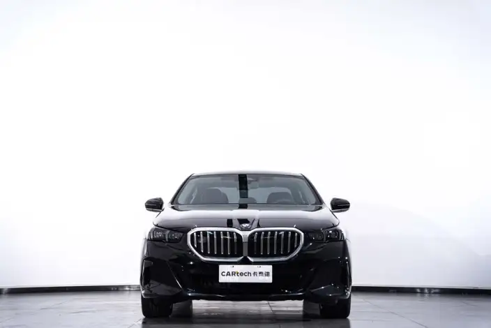 BMW 5 Series 2026 Model 530Li Leading Model M Sports Set – фото 2