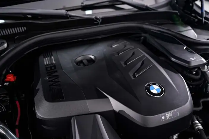 BMW 5 Series 2026 Model 530Li Leading Model M Sports Set – фото 7