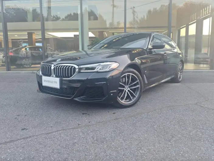BMW 5 Series 2022 Model Facelift II 525Li M Sports Set – фото 1