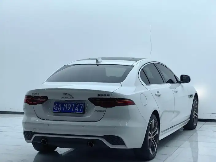 Jaguar XE L 2023 Model 2.0T 250PS R-DYNAMIC S Enterprising Sports Edition – фото 6