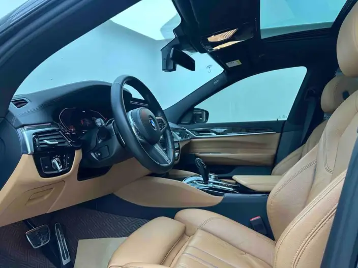 BMW 6 Series GT 2022 Model 630i M Sports Set – фото 9
