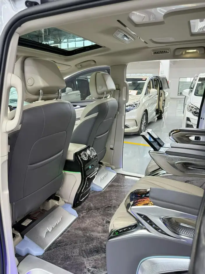 Buick GL8 2023 Model ES Luzun 2.0T Comfort Model – фото 6
