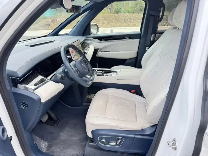 ZEEKR 009 2024 Model VI seat Executive Edition 4WD 108kWh – фото 8