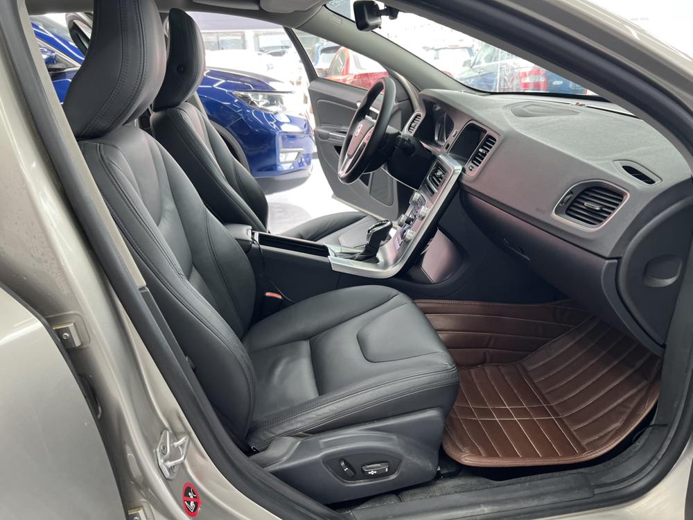 Volvo S60 2015 S60L 2.0T Intelligent Far – фото 17