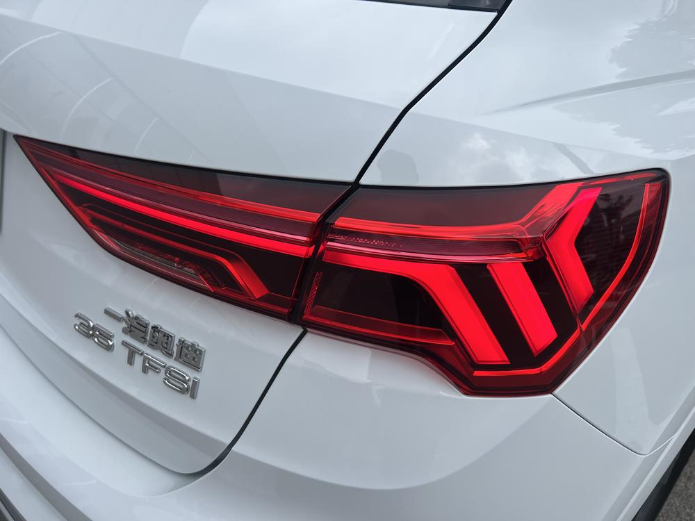AUDI Q3 2023 35 TFSI Stylish Dynamic 1.5T – фото 9