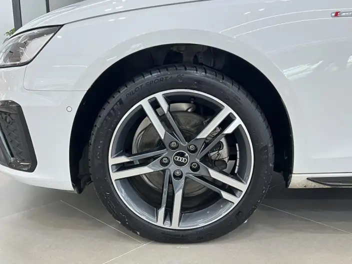 Audi A4 L 2022 Model 40 TFSI Luxury Dynamic Model – фото 8