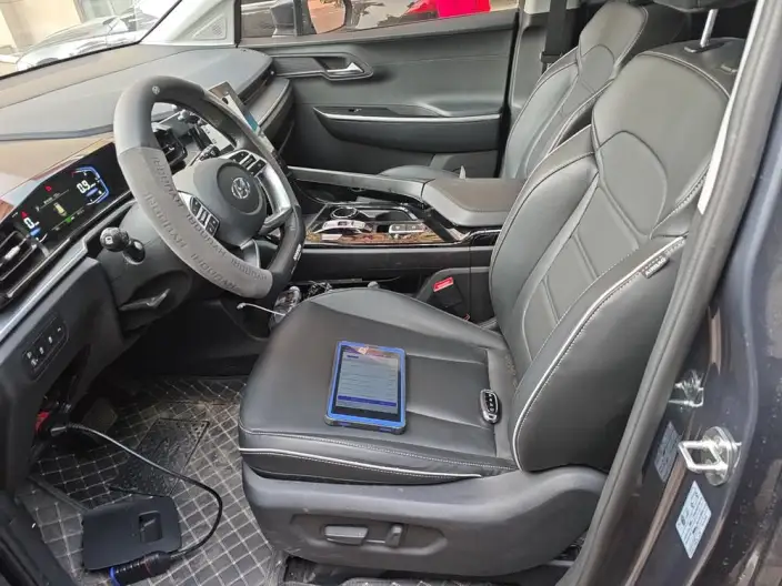 Hyundai Custin 2024 Model 270TGDi LUX Premium Edition – фото 10