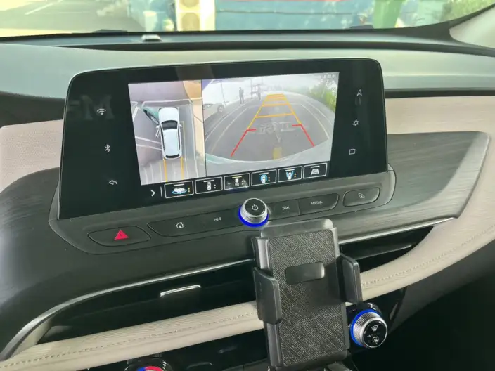 Buick Velite 6 PHEV 2022 Model Connected Fashion Model – фото 9