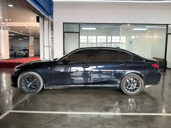 BMW 3 Series 2025 Model 330Li M Sports Night Set – фото 3