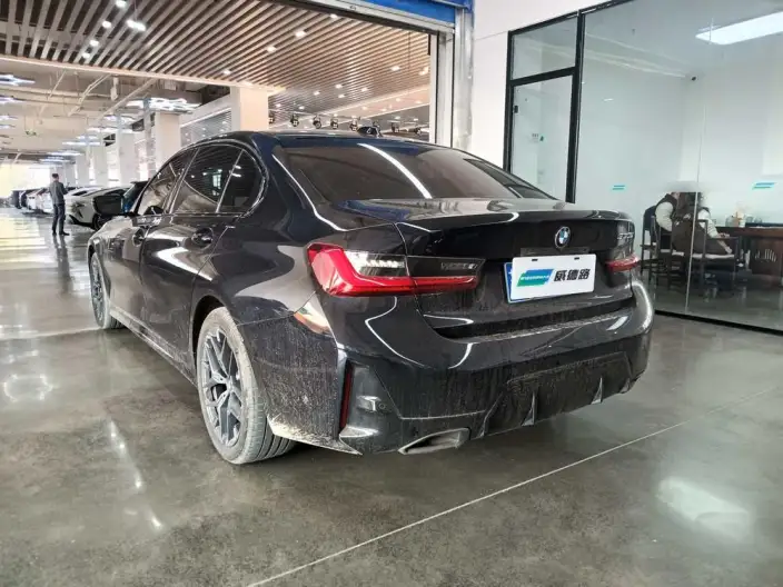 BMW 3 Series 2025 Model 330Li M Sports Night Set – фото 4