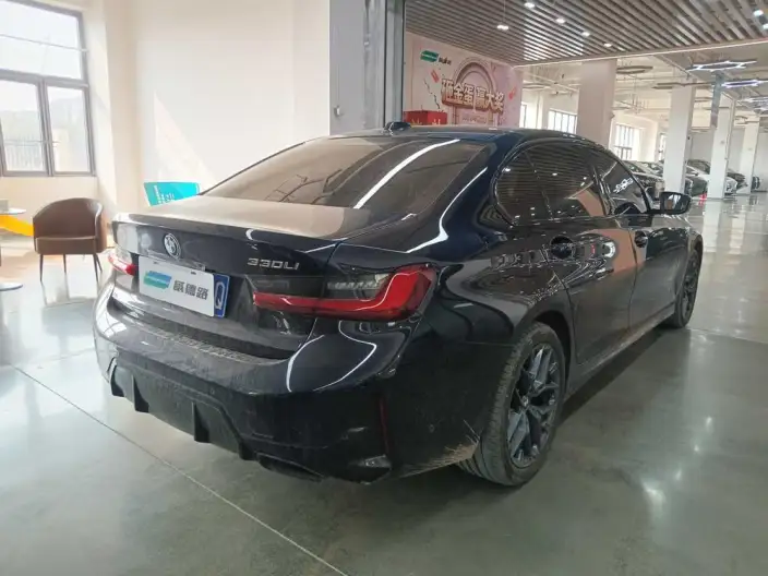 BMW 3 Series 2025 Model 330Li M Sports Night Set – фото 6