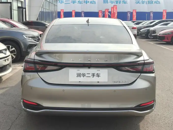 Lexus ES 2025 Model 300h Premium