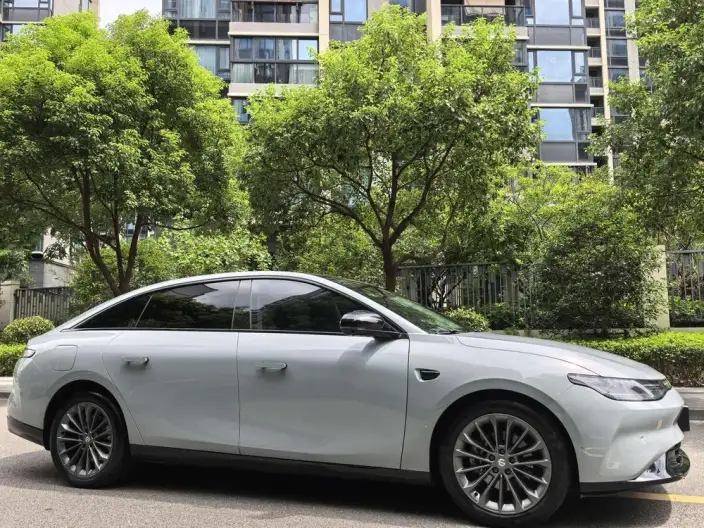 Leapmotor C01 2024 Model EV Edition 525 Exclusive Edition – фото 8
