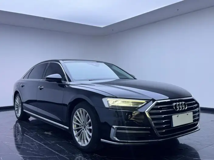 Audi A8 2022 Model A8L 50 TFSI quattro Comfort Model Collector Edition Edition – фото 3