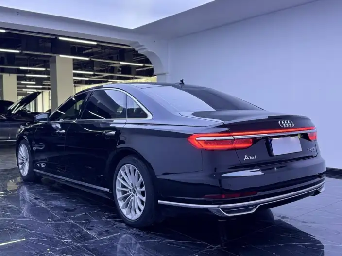 Audi A8 2022 Model A8L 50 TFSI quattro Comfort Model Collector Edition Edition – фото 4