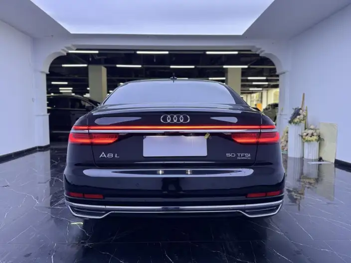 Audi A8 2022 Model A8L 50 TFSI quattro Comfort Model Collector Edition Edition – фото 5