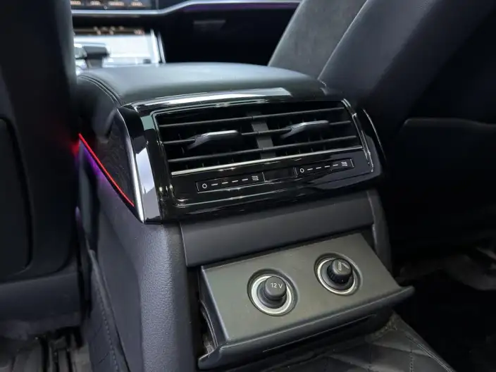 Audi A8 2022 Model A8L 50 TFSI quattro Comfort Model Collector Edition Edition – фото 9
