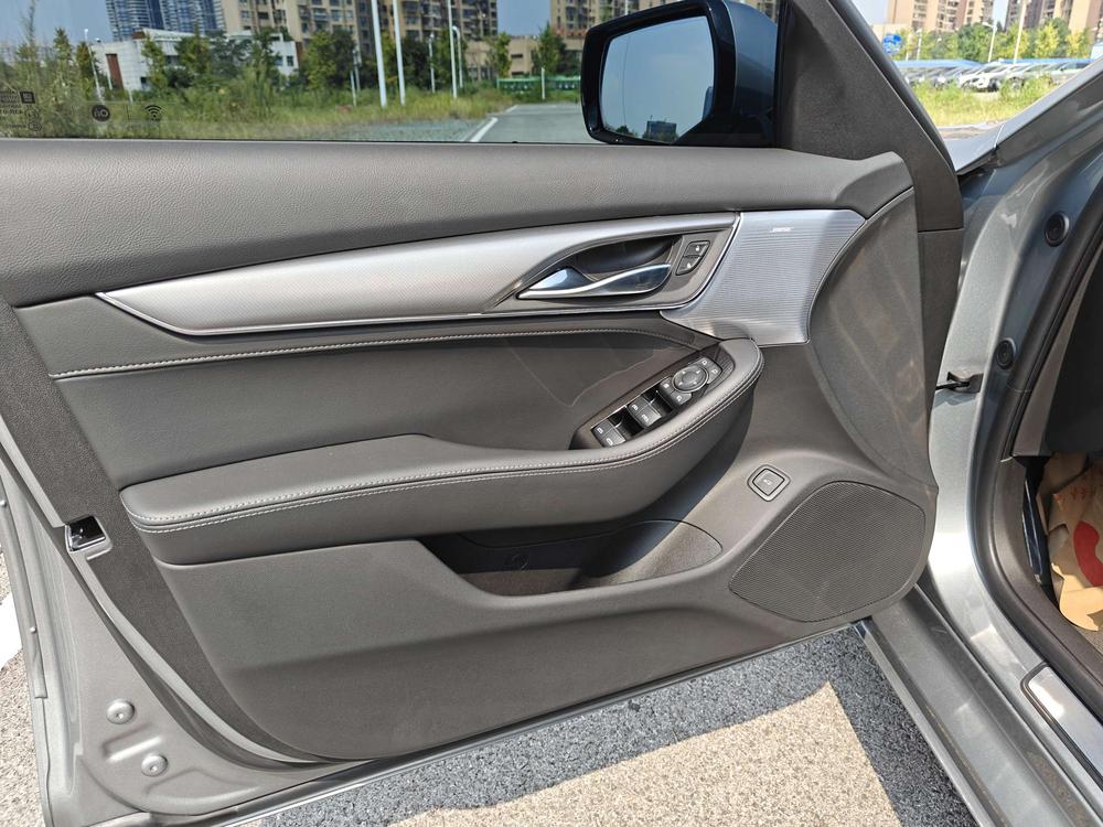 Cadillac CT5 2023 28T Luxury Standard – фото 8